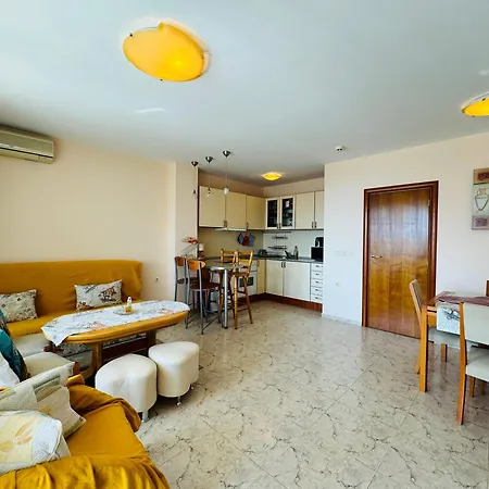 Lazur 1 7- 5 Apartment