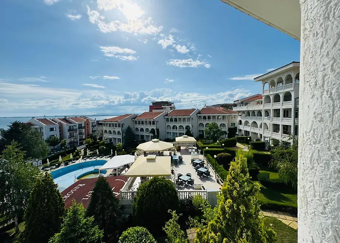 Lazur 1 7- 5 Апартамент