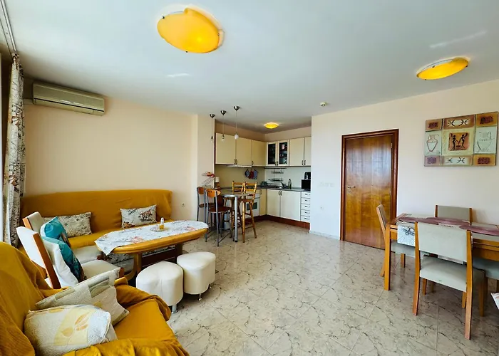 Lazur 1 7- 5 Апартамент