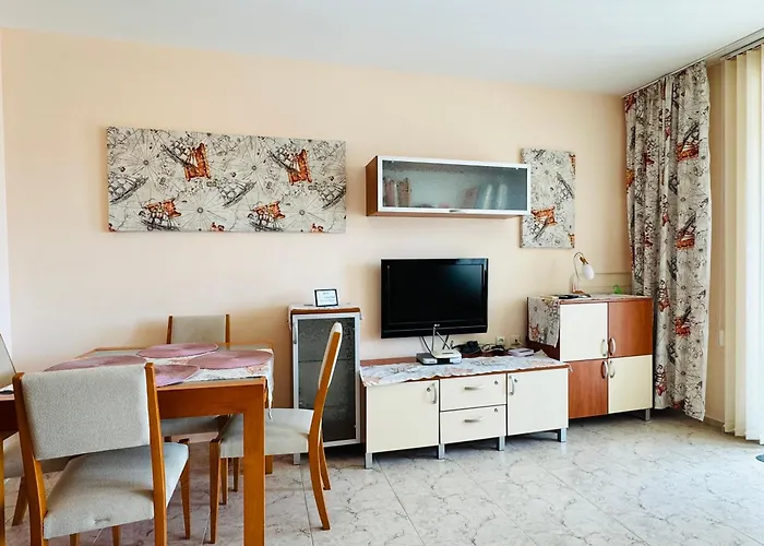 Lazur 1 7- 5 Апартамент